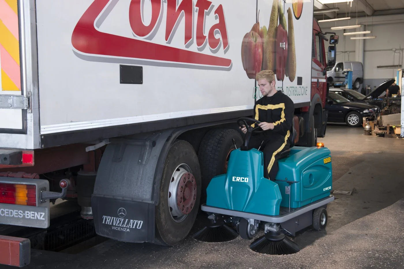 ERCO Akku-Aufsitzkehrmaschine "RIDER" ER-AKM-1201ES