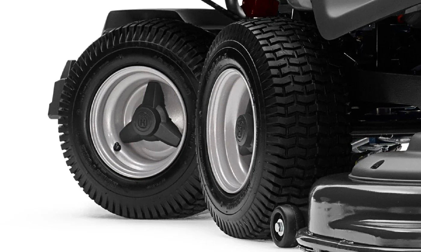 Husqvarna Profi Allrad-Frontmäher RC 320Ts AWD - Grundgerät ohne Mähdeck