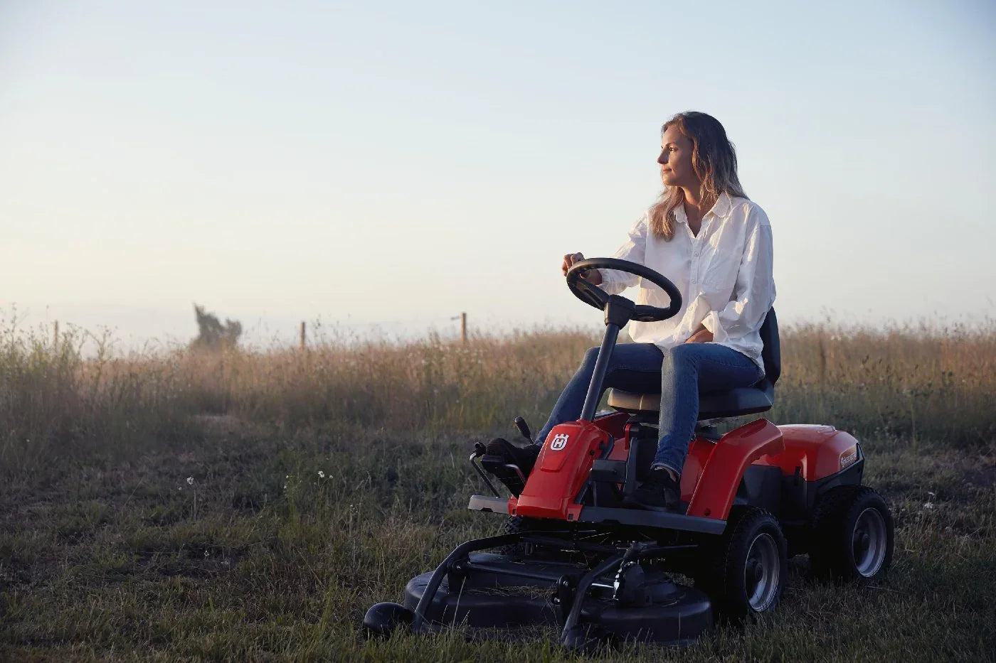 Husqvarna Akku-Frontmäher R 112iC inkl. Mähdeck Combi 85, Akku und Ladegerät