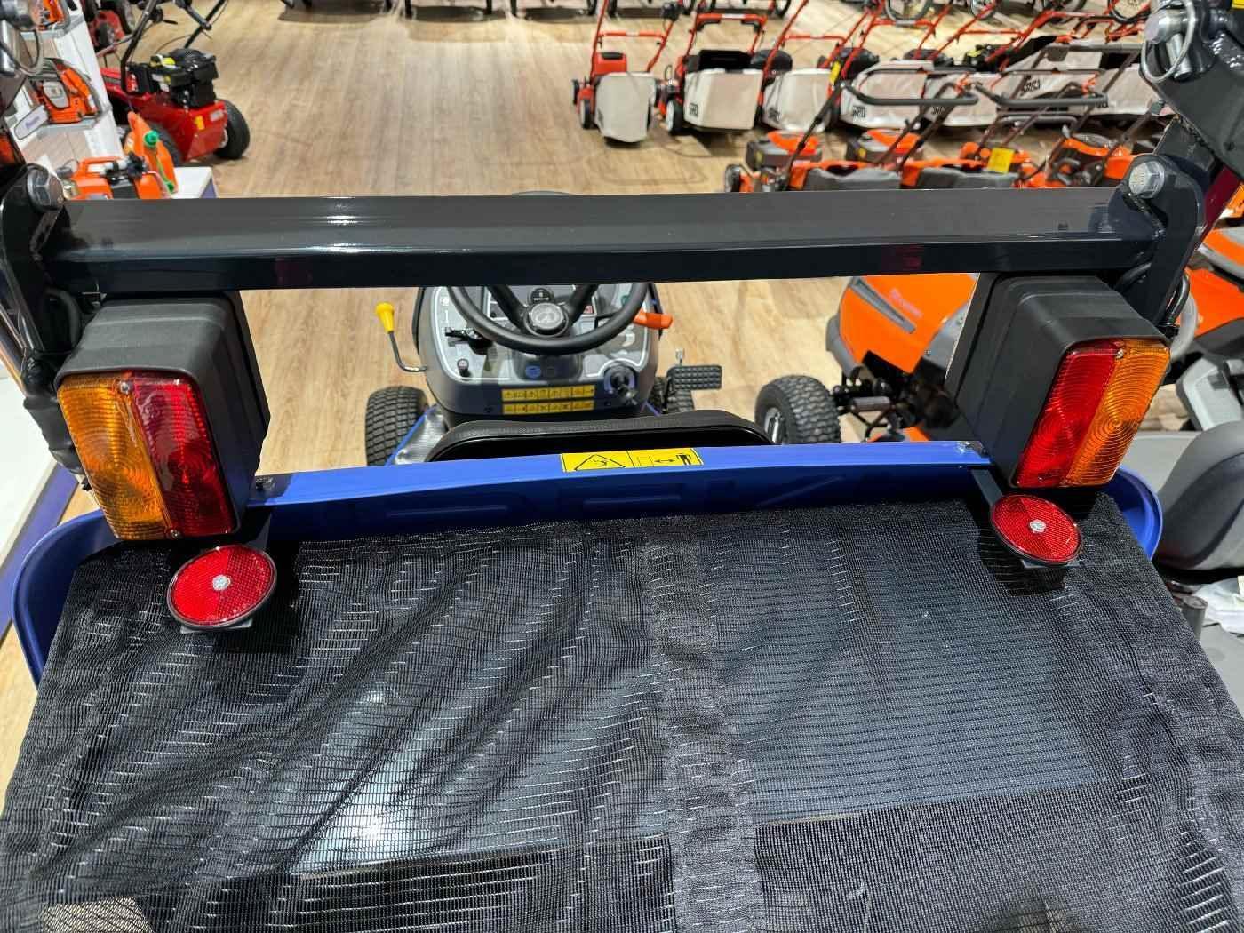 Iseki Diesel-Rasentraktor SXG 216 H mit StVZO Paket mit elektrischer Entleerung - Ausstellungsgerät