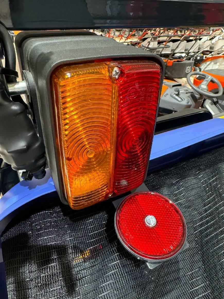 Iseki Diesel-Rasentraktor SXG 216 M mit StVZO Paket mit mechanischer Entleerung