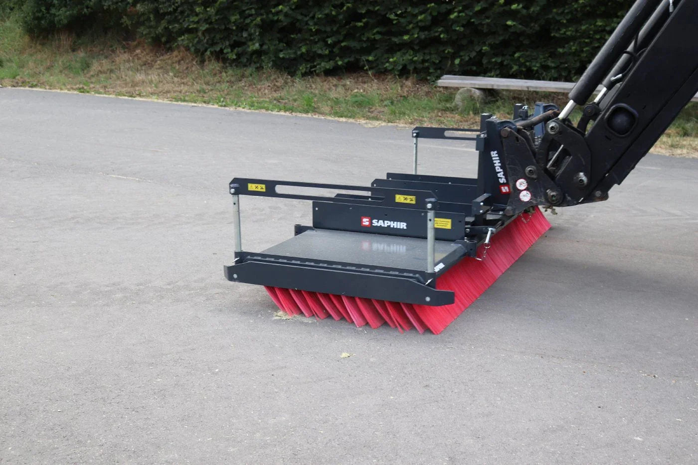 SAPHIR Kehrbesen KB 20 mit Gabelzinkenaufnahme