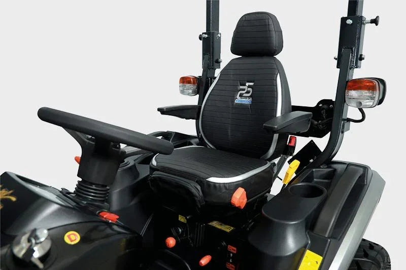 Solis Kompakttraktor 26 HST Panther Sondermodell in Schwarz Grundmaschine ohne Bereifung