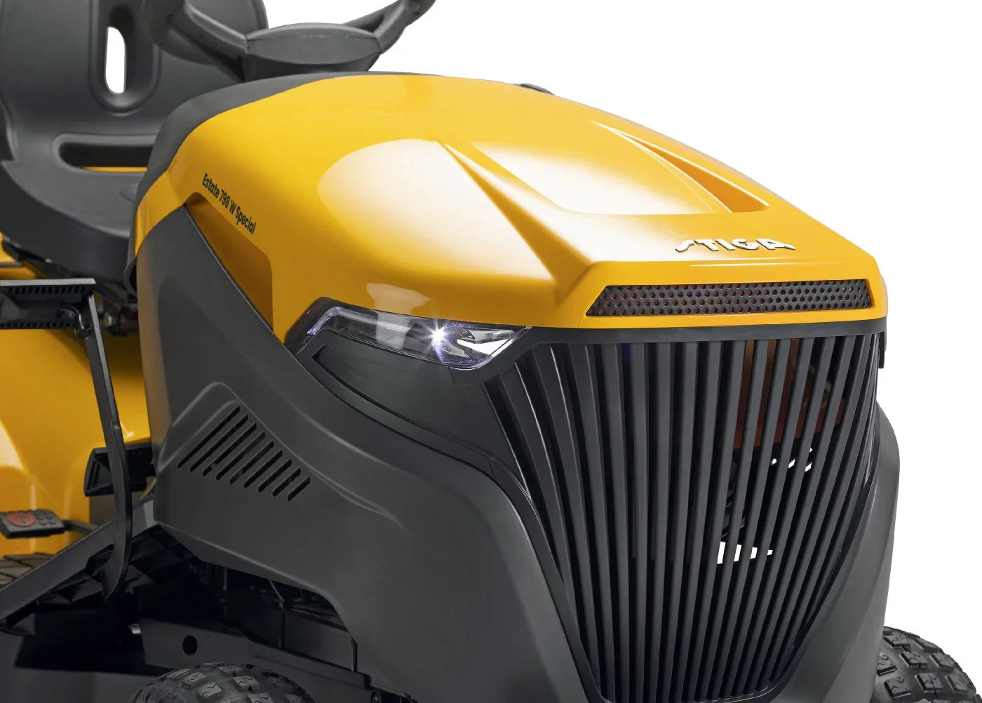 Stiga Rasentraktor Estate 798 W Special HONDA Winterpaket mit 120 cm Schneeschild, PTO-Kit und Schneeketten