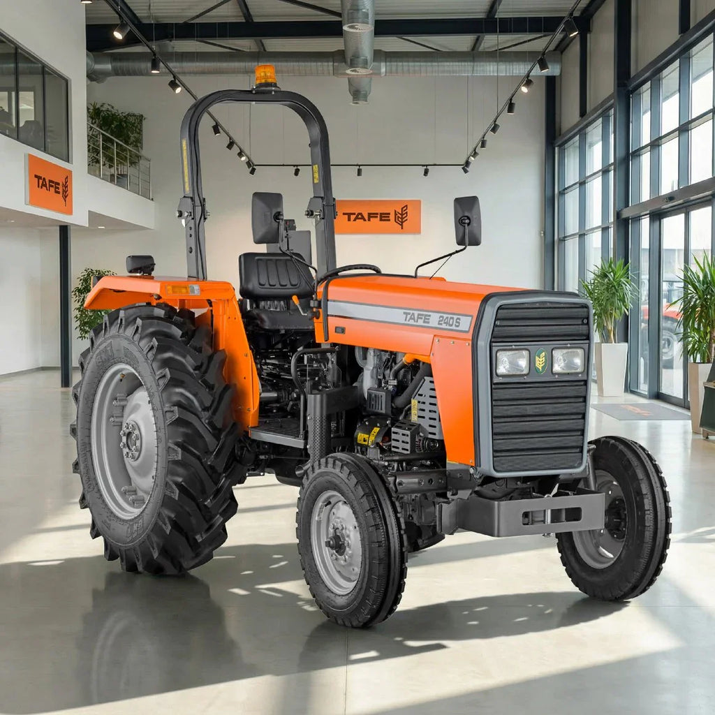 Tafe Classic-Universalschlepper 240S mit AS-Bereifung und Hinterradantrieb