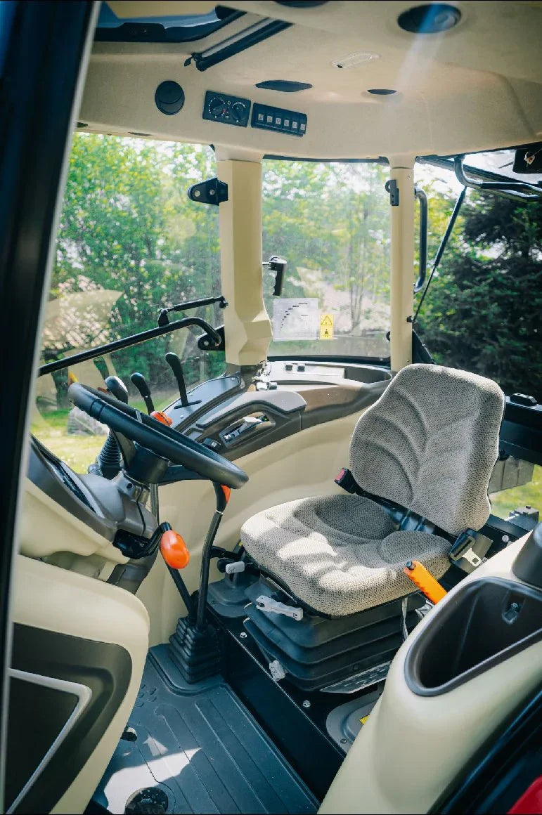 Tafe Allrad-Universalschlepper 7515C mit Kabine und AS-Bereifung