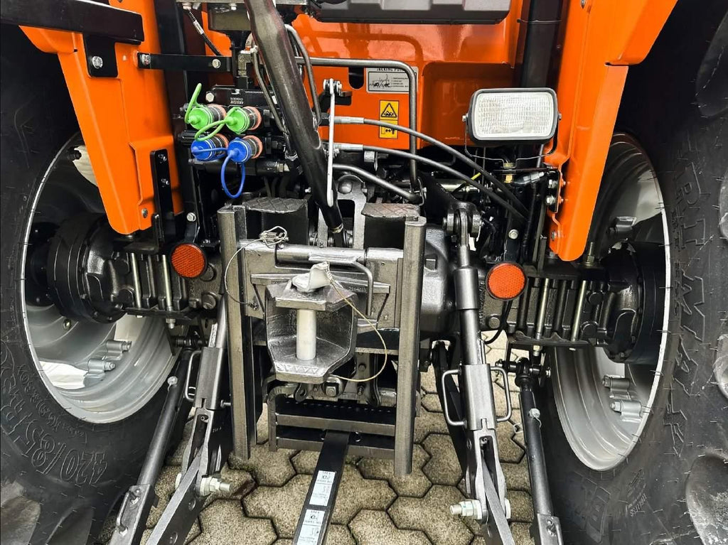 Tafe Allrad-Universalschlepper 7515R Grundmaschine ohne Bereifung