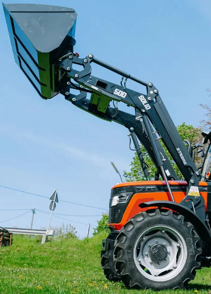 Tafe Allrad-Universalschlepper 7515R mit AS-Bereifung und Frontlader